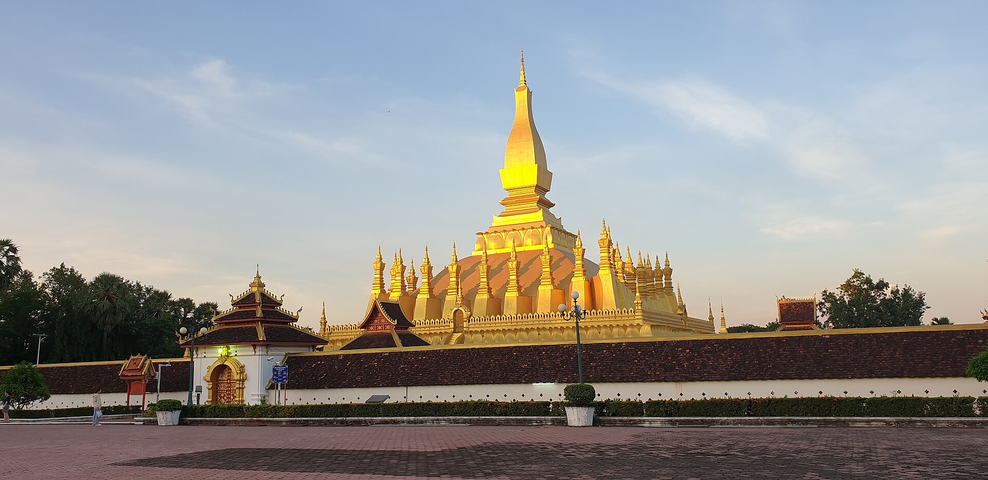 Tour Vientiane – Vang Vieng – Luang Prabang 5 Ngày 4 Đêm Bằng Tàu Cao Tốc Lào – Trung