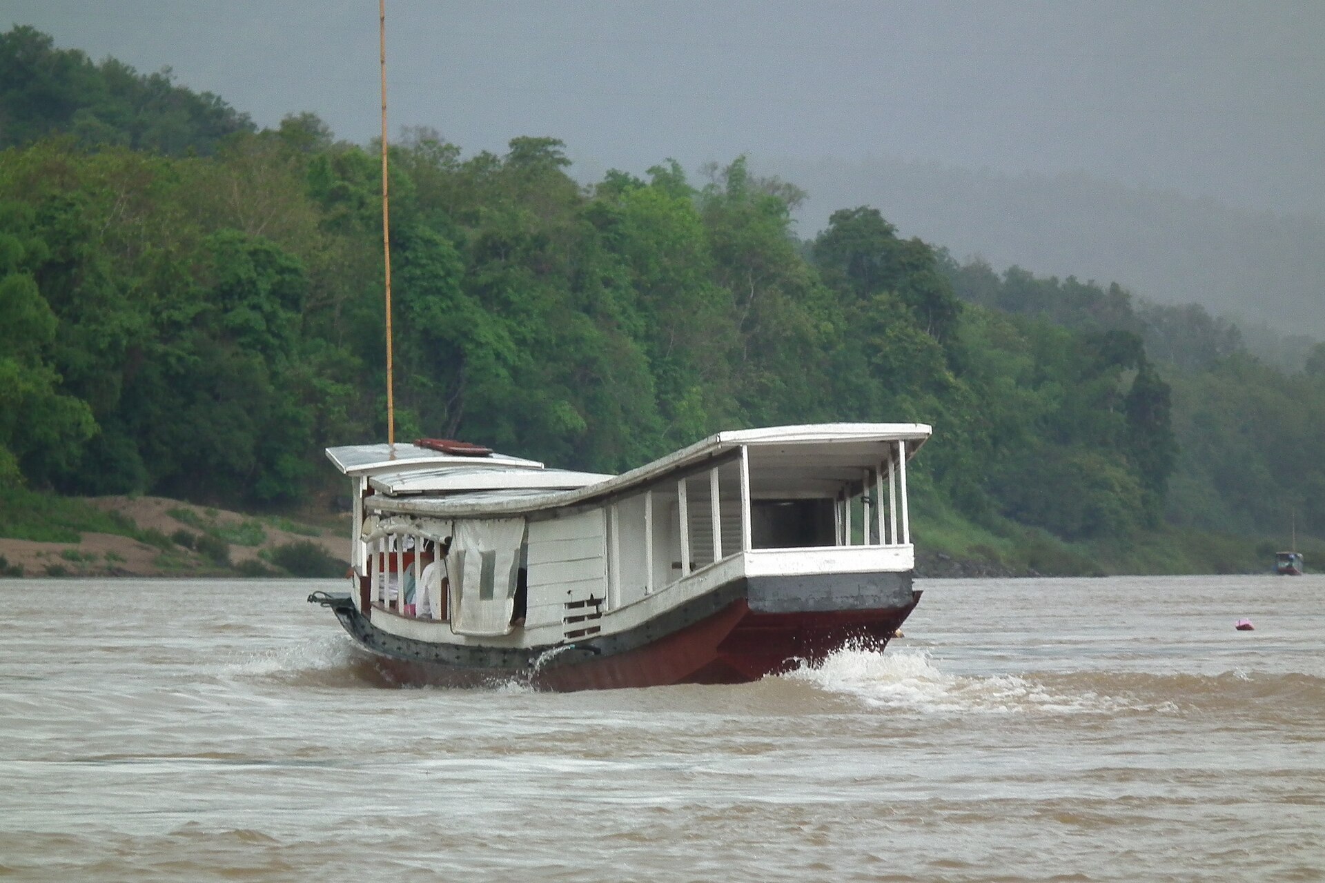 Tour Thuyền Chậm Trên Sông Mekong 2 Ngày 1 Đêm: Huay Xai – Pakbeng – Luang Prabang