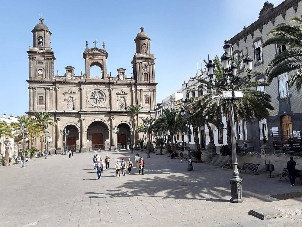 Tour đi bộ miễn phí buổi tối & Truyền thuyết Las Palmas – Thần thoại, Bí ẩn & Những con hẻm lên đèn