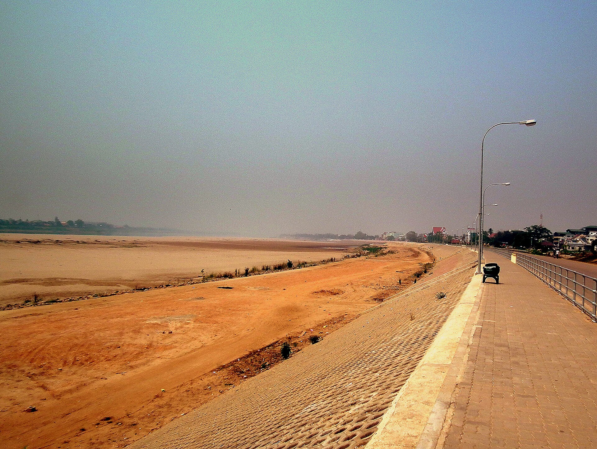 Tour Đạp Xe Vientiane Nửa Ngày: Làng Quê Ven Sông Mekong, Làng Dệt Lụa & Chùa Cổ Ngoại Ô