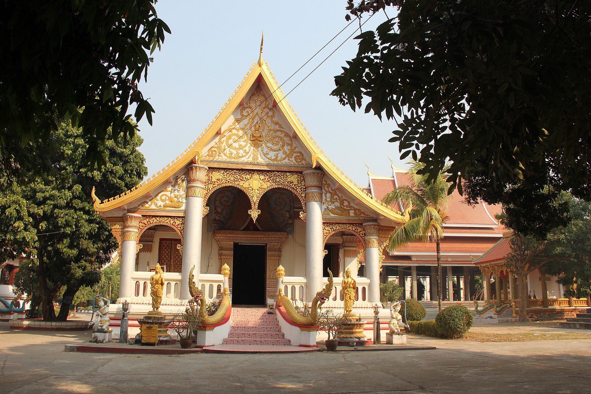 Tour Savannakhet – Thakhek – Động Kong Lor 4 Ngày 3 Đêm: Miền Trung Lào Qua Phố Cổ, Bảo Tháp & Hang Sông Ngầm