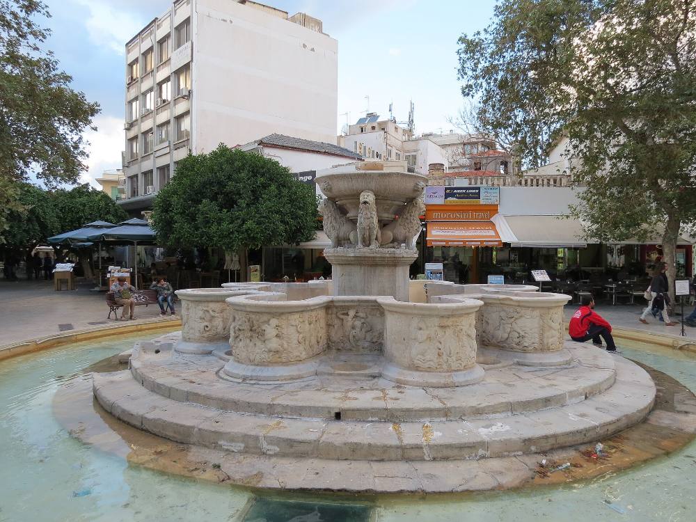 Passeio a pé gratuito explorando a gastronomia e os mercados locais em Heraclião – Sabores, Mercados e Cultura Gastronômica