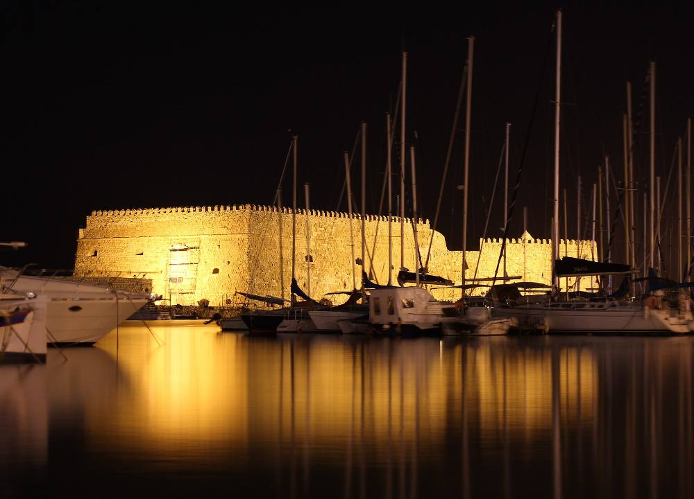 Tour đi bộ miễn phí khám phá những viên ngọc ẩn giấu & cuộc sống địa phương tại Heraklion – Những góc khuất bí ẩn & câu chuyện khu phố