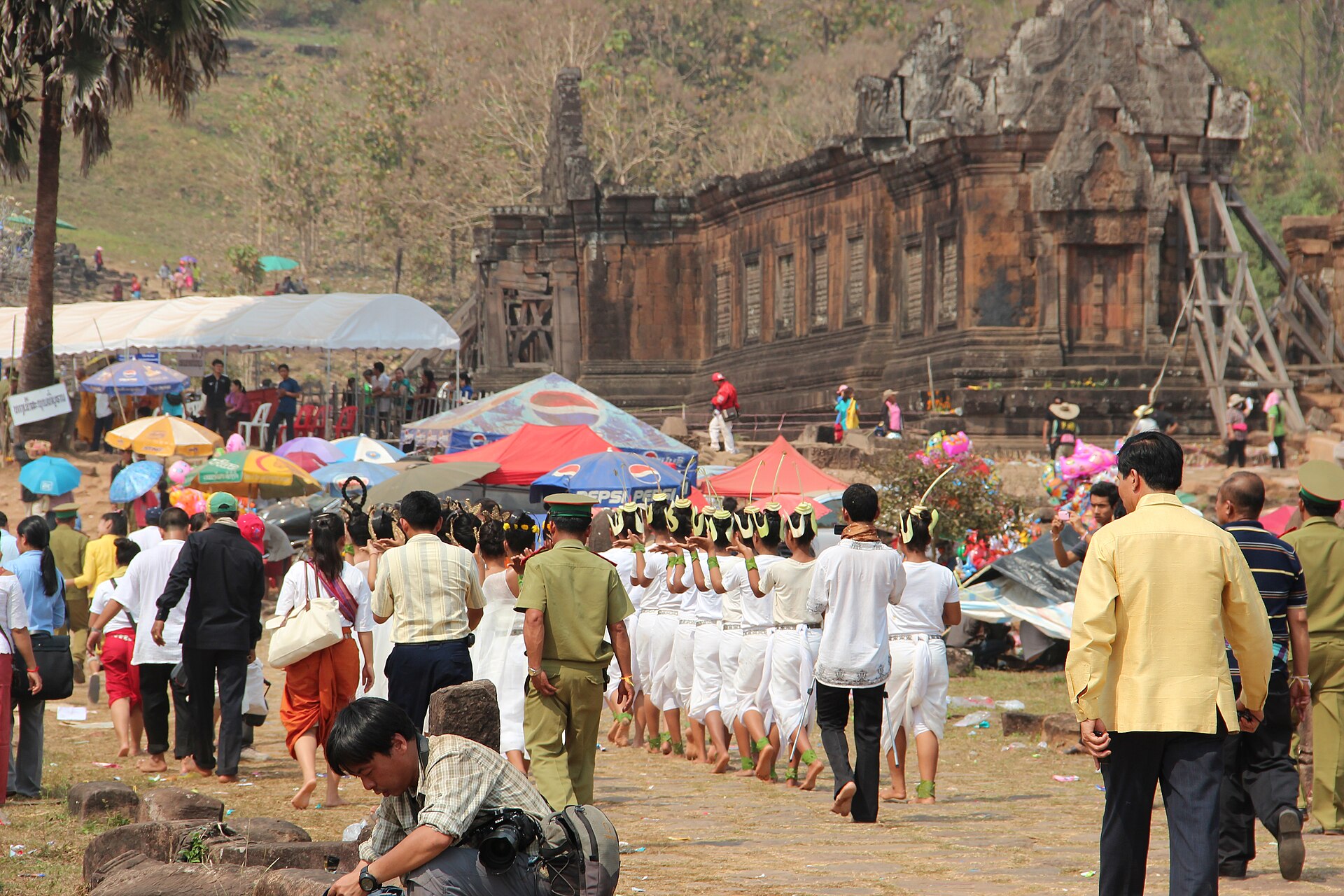 Tour Lễ Hội Đền Wat Phu Champasak 3 Ngày 2 Đêm: Hành Hương Lên Đền Khmer Cổ Đêm Rằm, Khất Thực & Hội Làng
