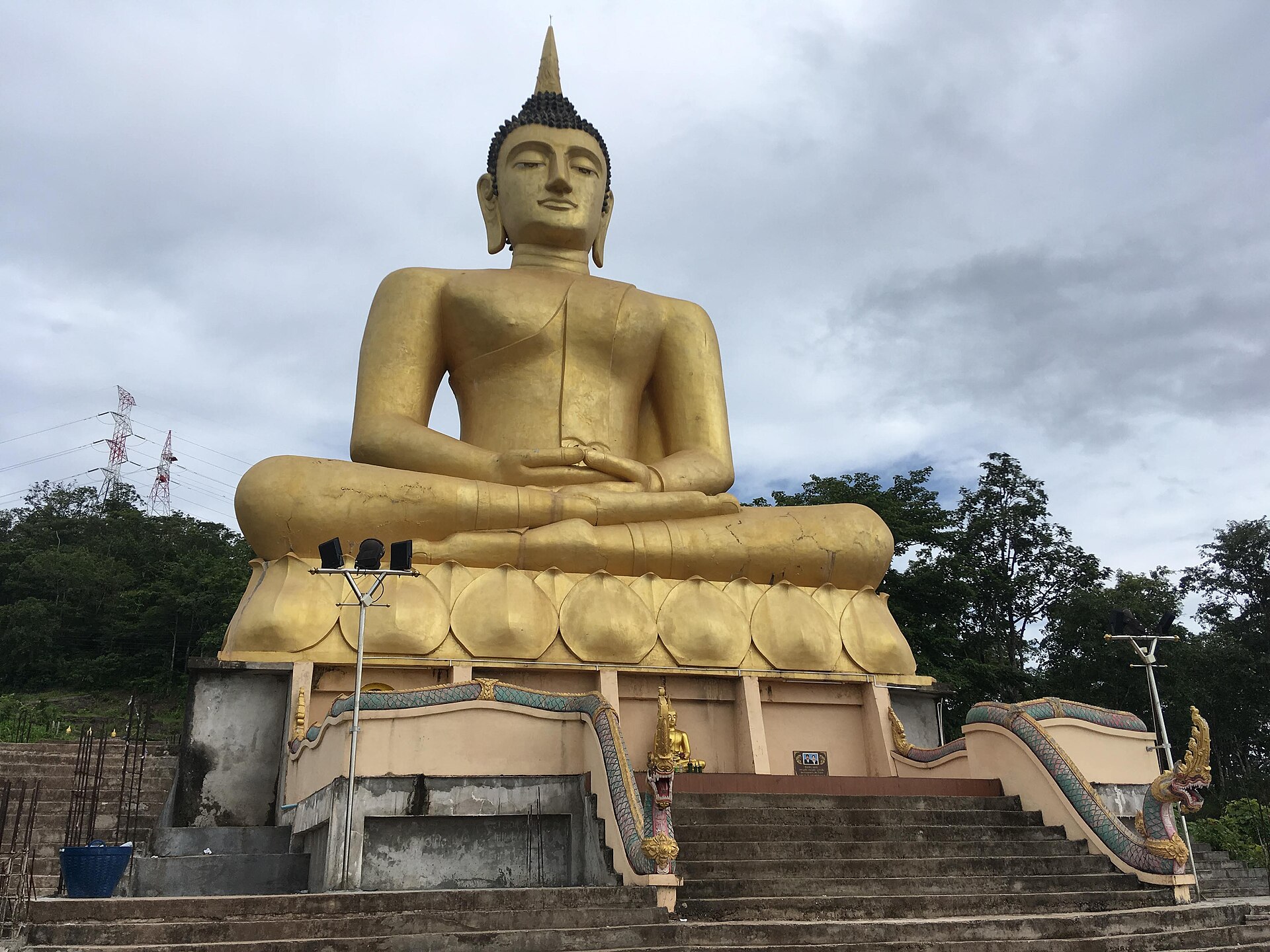 City Tour Pakse Nửa Ngày: Chùa Wat Luang, Chợ Dao Heuang & Hoàng Hôn Trên Đồi Tượng Phật Vàng Phou Salao