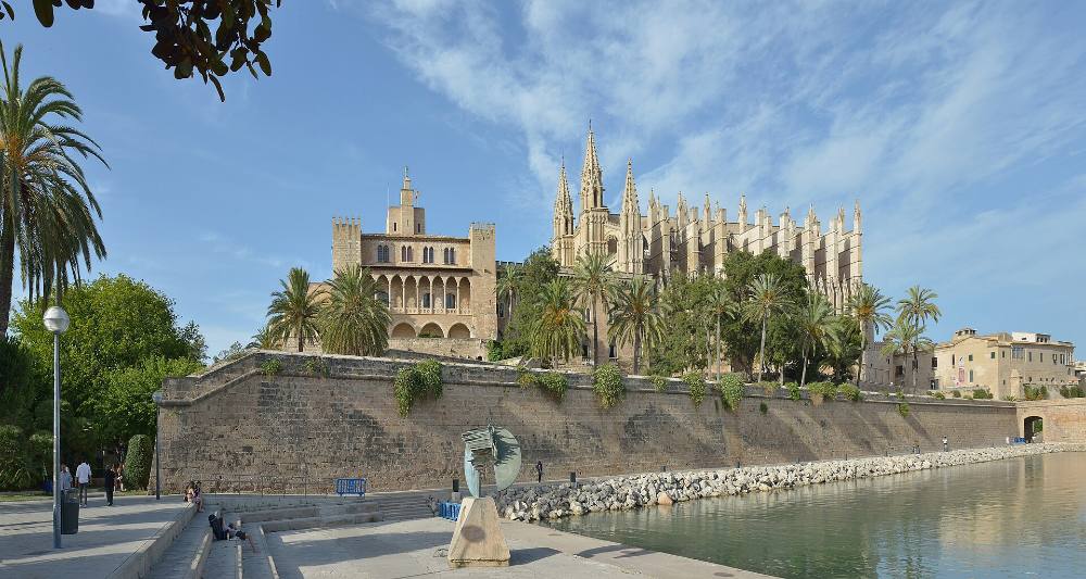 Tour đi bộ miễn phí buổi tối & Truyền thuyết Palma de Mallorca – Thần thoại, Bí ẩn & Những con hẻm lên đèn
