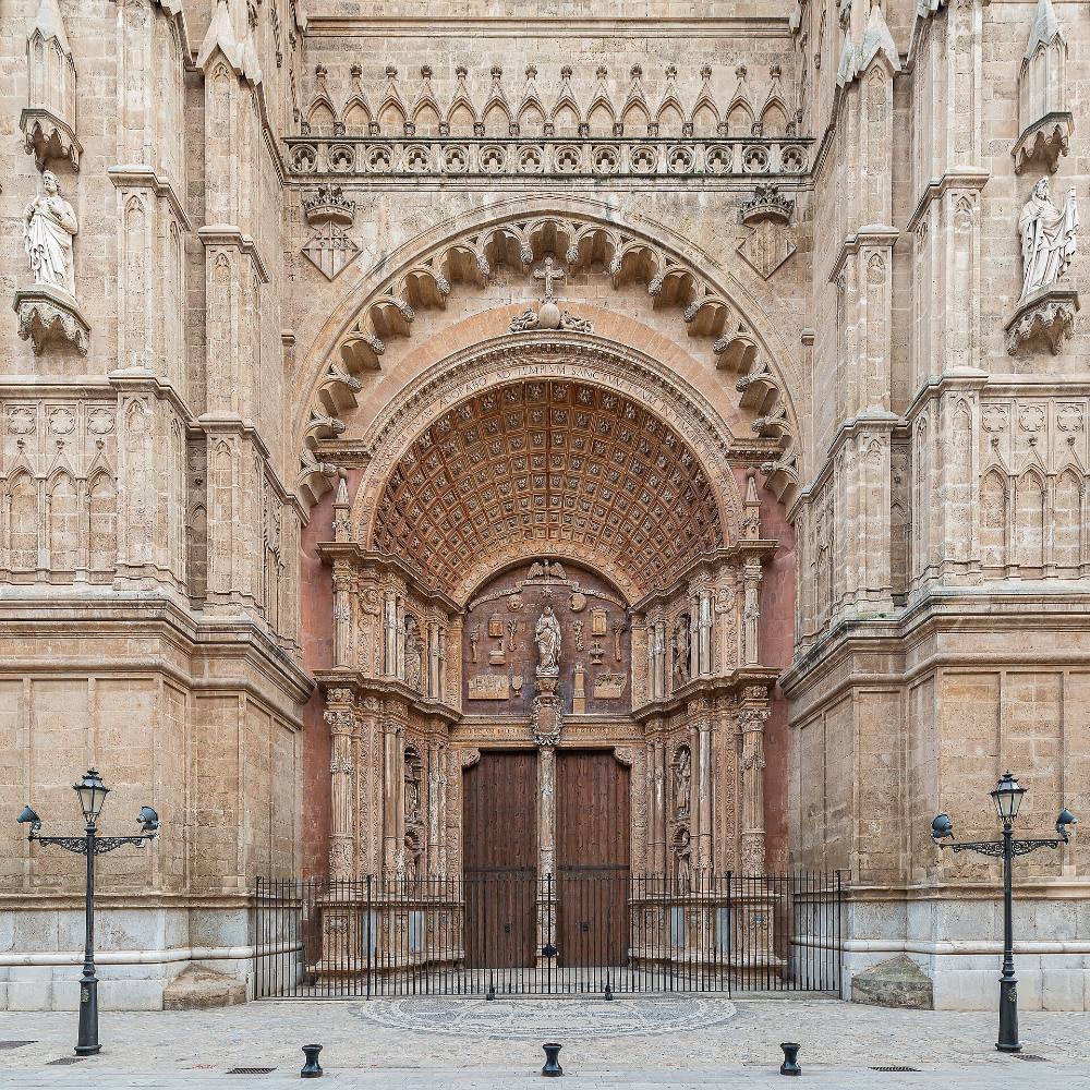 Visite à pied gratuite pour découvrir des lieux cachés et la vie locale à Palma de Majorque – Coins secrets et histoires de quartier