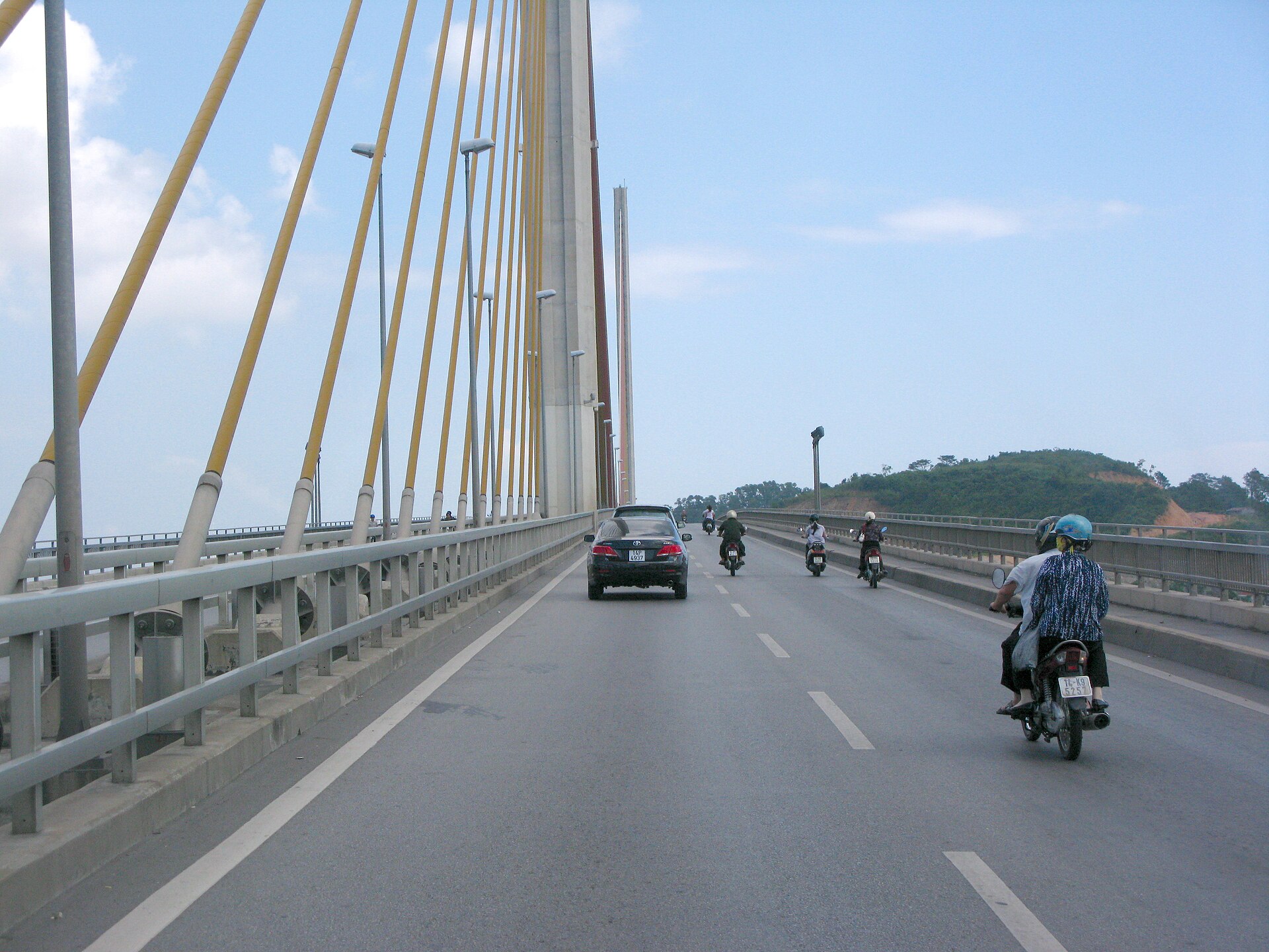 Chợ đêm Hạ Long – Ăn hải sản, mua quà ở Bãi Cháy