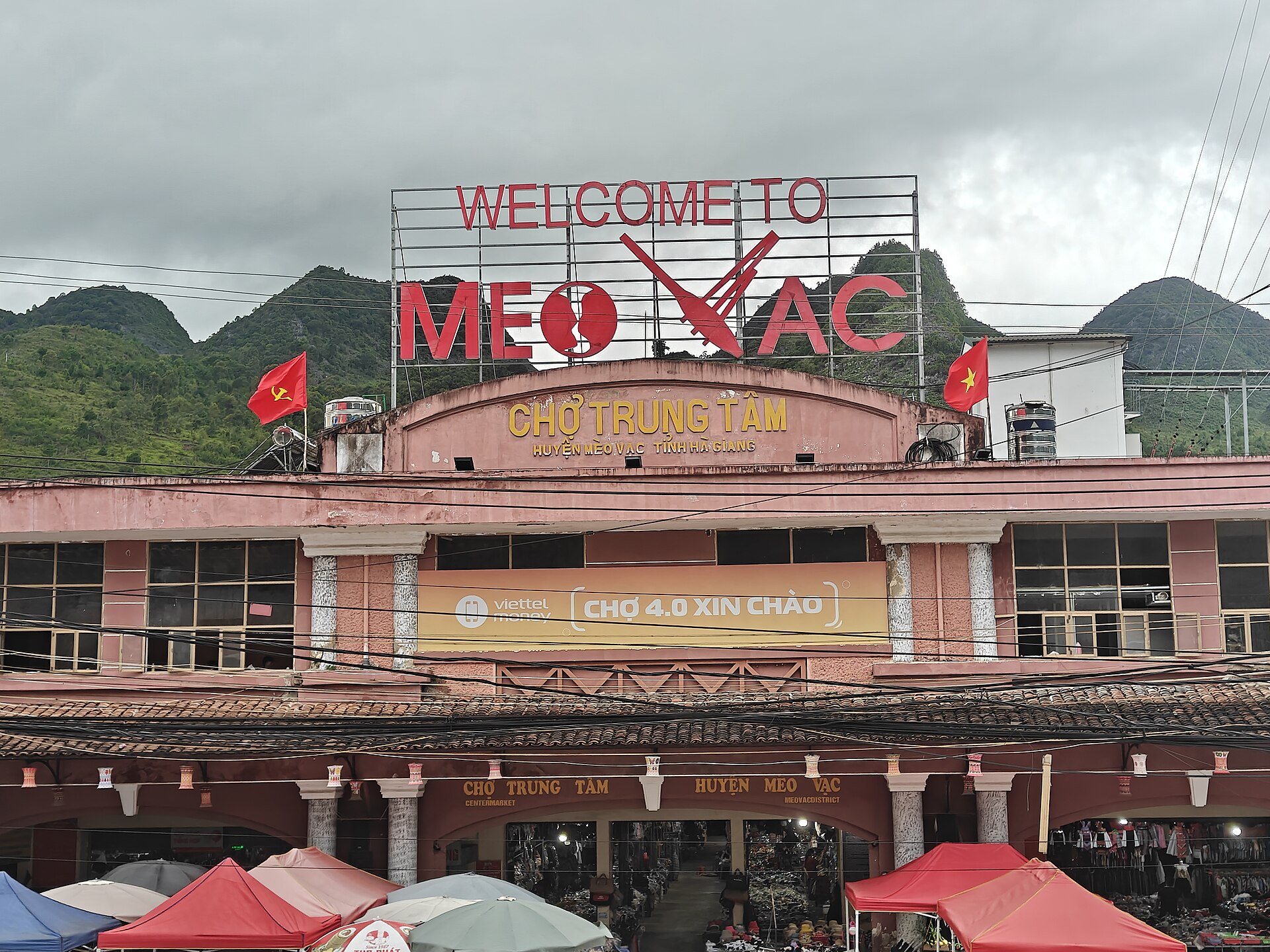 Chợ phiên Mèo Vạc – Phiên chợ Chủ nhật của đồng bào cao nguyên đá