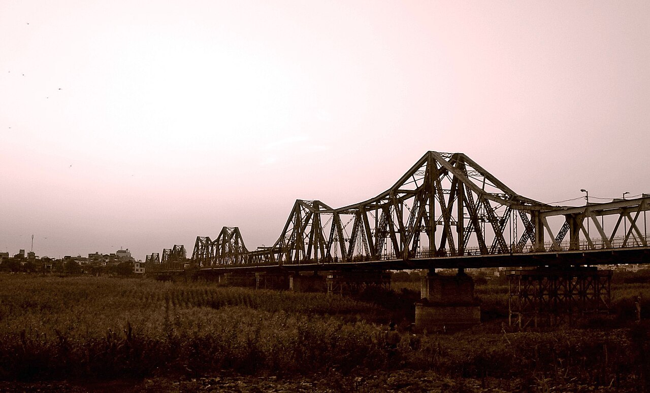 Tour Jeep Hà Nội cả ngày do nữ tài xế dẫn: Phố phường và ngoại thành, thành Cổ Loa, cầu Long Biên và cà phê trứng