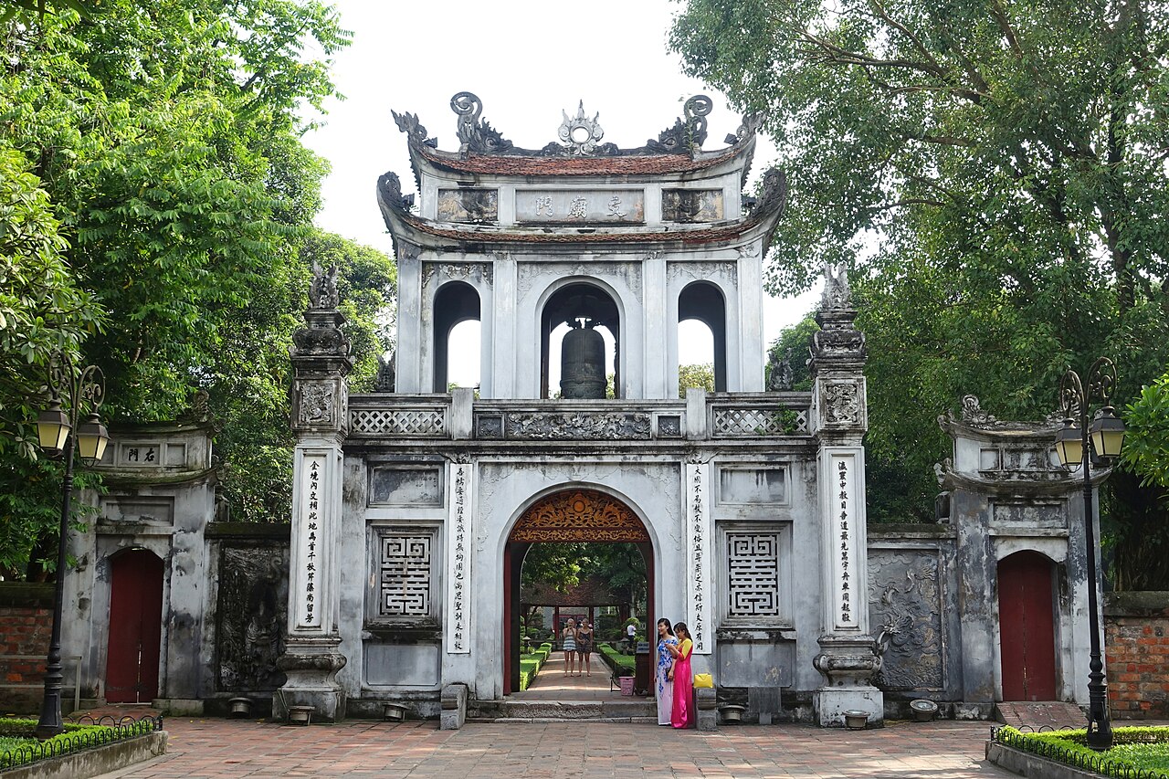 Tour Jeep Hà Nội 2,5 giờ do nữ tài xế dẫn: Điểm nổi bật và ngõ nhỏ ẩn giấu, Hồ Tây và cà phê trứng
