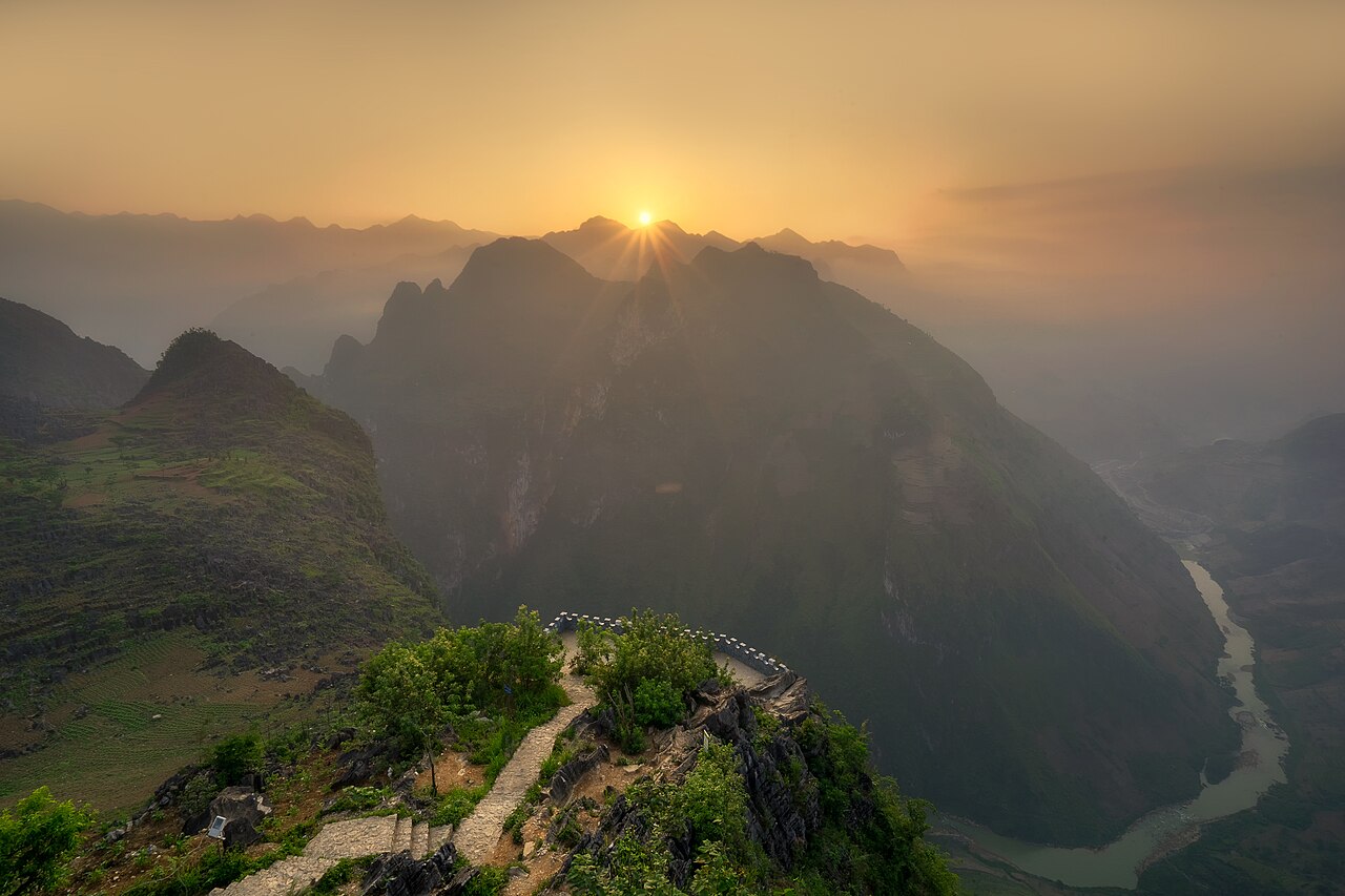 Tour xe đạp vòng cung Hà Giang 8 ngày: Tuyên Quang – Quản Bạ – Yên Minh – Đồng Văn – Mèo Vạc – Bảo Lâm – Hồ Ba Bể