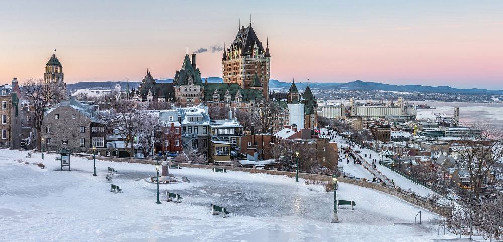 Lawatan berjalan kaki percuma tentang seni jalanan & budaya alternatif di Bandar Raya Québec – Mural, kejiranan kreatif & budaya moden