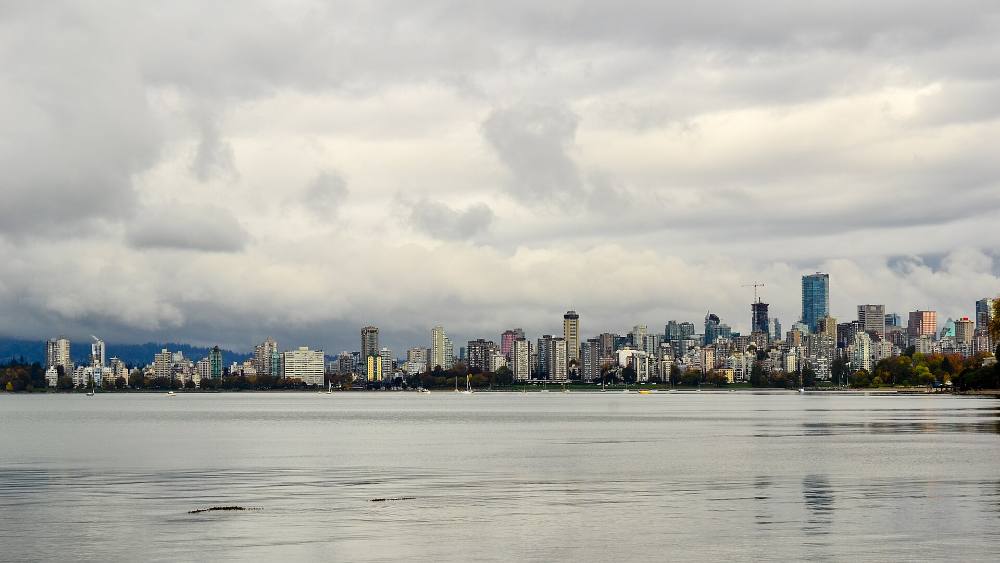 Tour nocturno gratuito a pie sobre las leyendas de Vancouver – mitología, misterios y callejones iluminados
