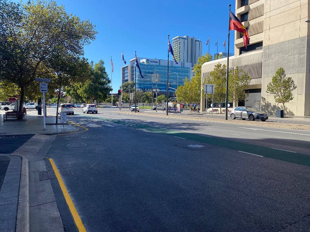 Tour a piedi gratuito alla scoperta delle gemme nascoste e della vita locale di Adelaide – Angoli segreti e storie di quartiere