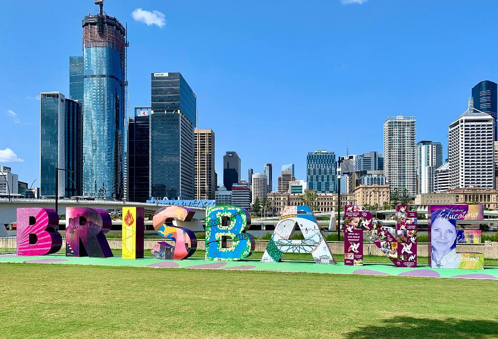 Tour đi bộ miễn phí buổi tối khám phá huyền thoại Brisbane – Giai thoại, Bí ẩn & Những con ngõ sáng đèn