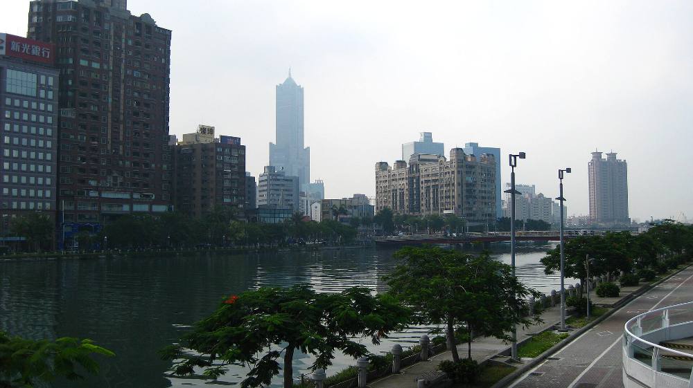 Tour a pie gratuito nocturno por las leyendas de Kaohsiung: mitos, misterios y callejones iluminados