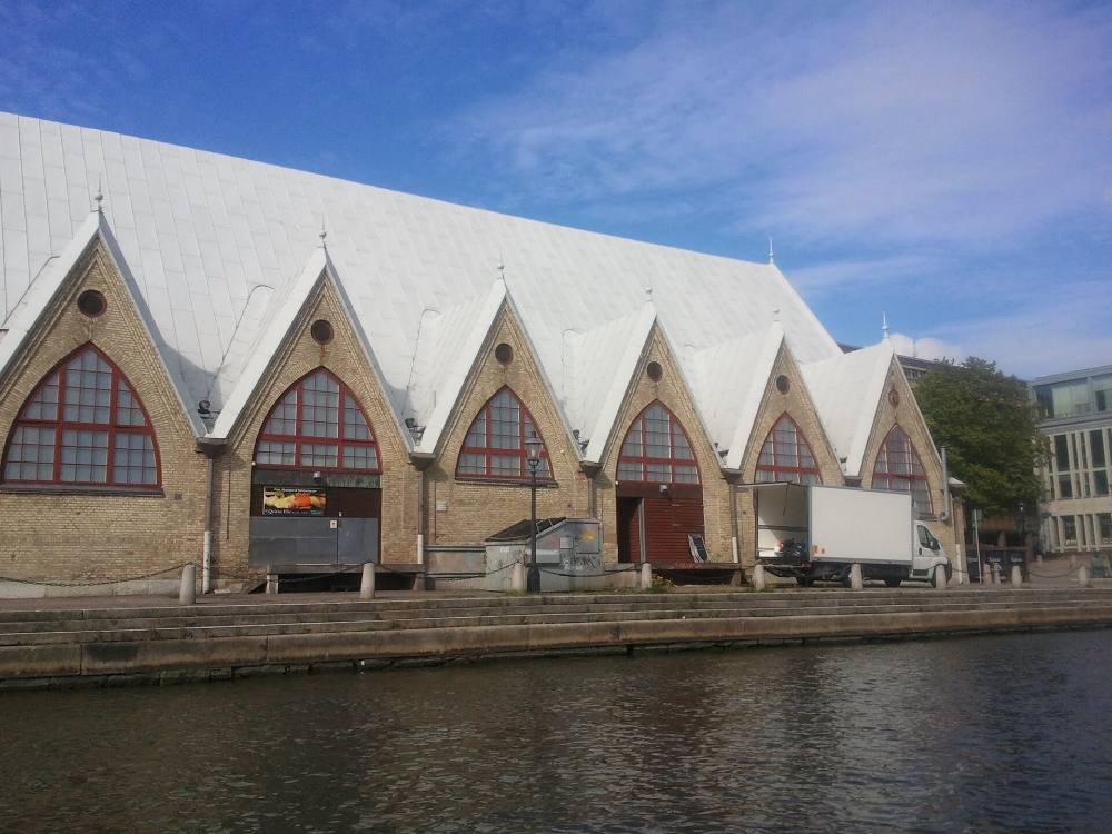 Tour serale gratuito a piedi e leggende di Göteborg – miti, misteri e vicoli sotto le luci