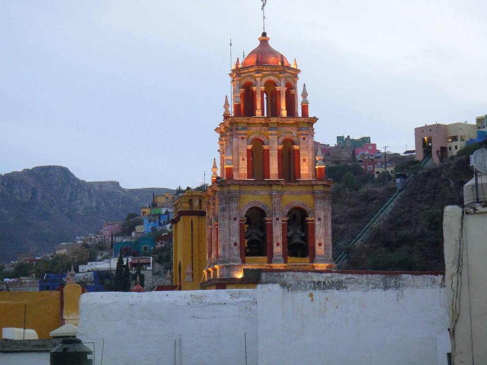 Tour a pie gratuito nocturno y Leyendas de Guanajuato – Anécdotas, misterios y callejones iluminados