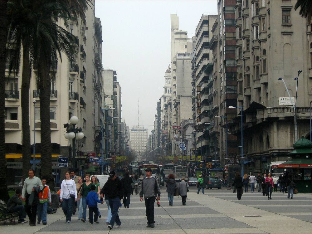 Montevideo Street Art & Alternative Tour Free Walking Tour – Murals, Creative Neighborhoods & Contemporary Culture