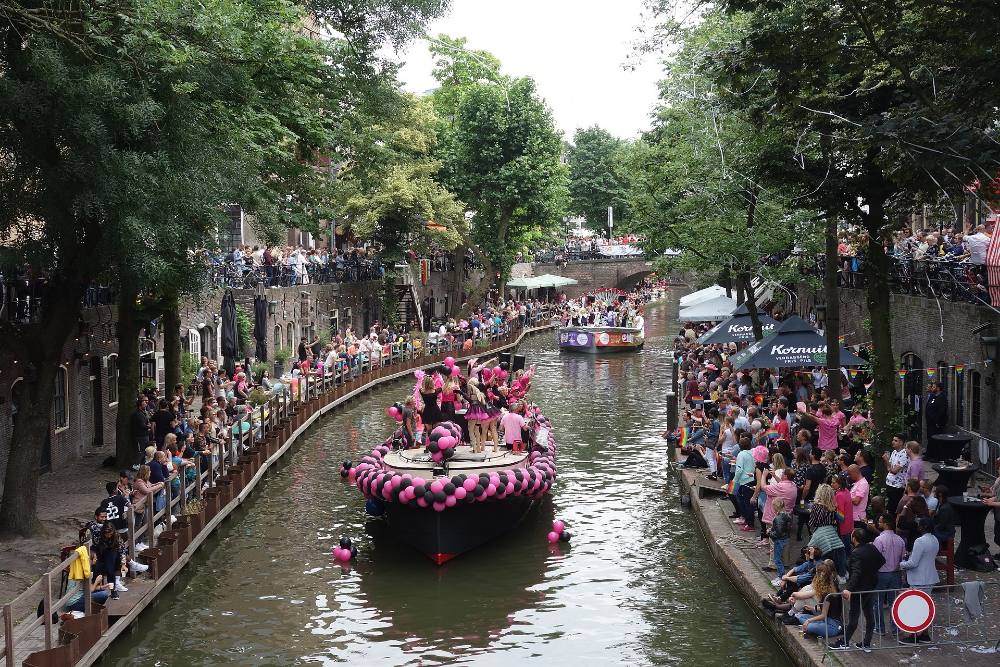 Tour a piedi serale gratuito & Leggende di Utrecht – Miti, misteri e vicoli illuminati