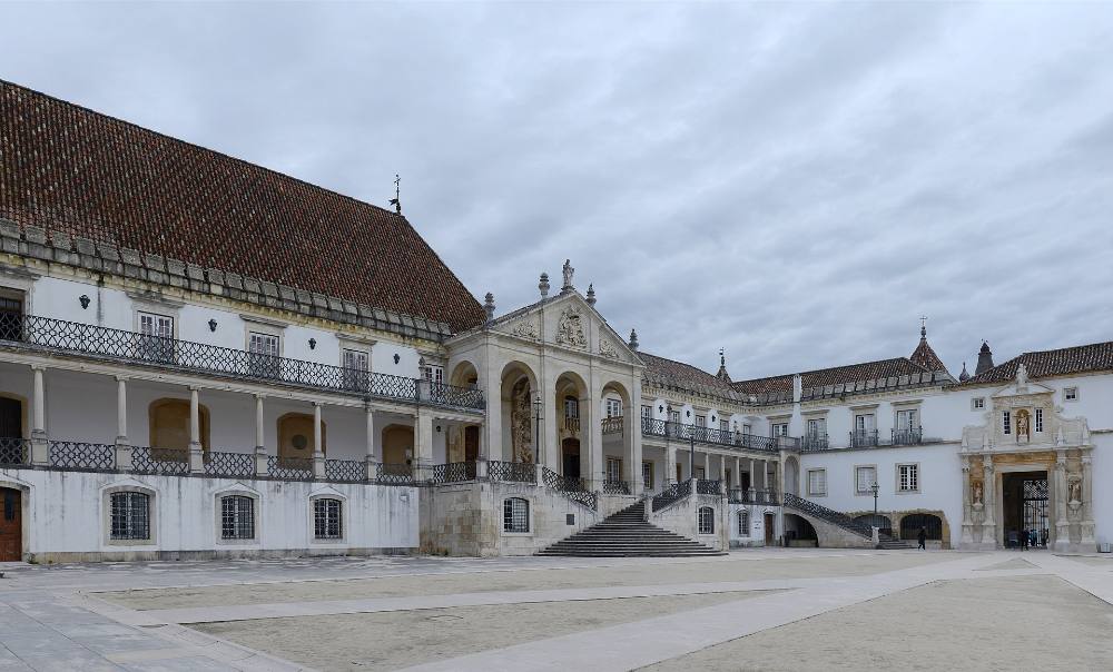 Tour Đi Bộ Miễn Phí Nghệ Thuật Đường Phố & Văn Hóa Đương Đại Coimbra – Tranh Tường, Khu Sáng Tạo & Văn Hóa Hiện Đại