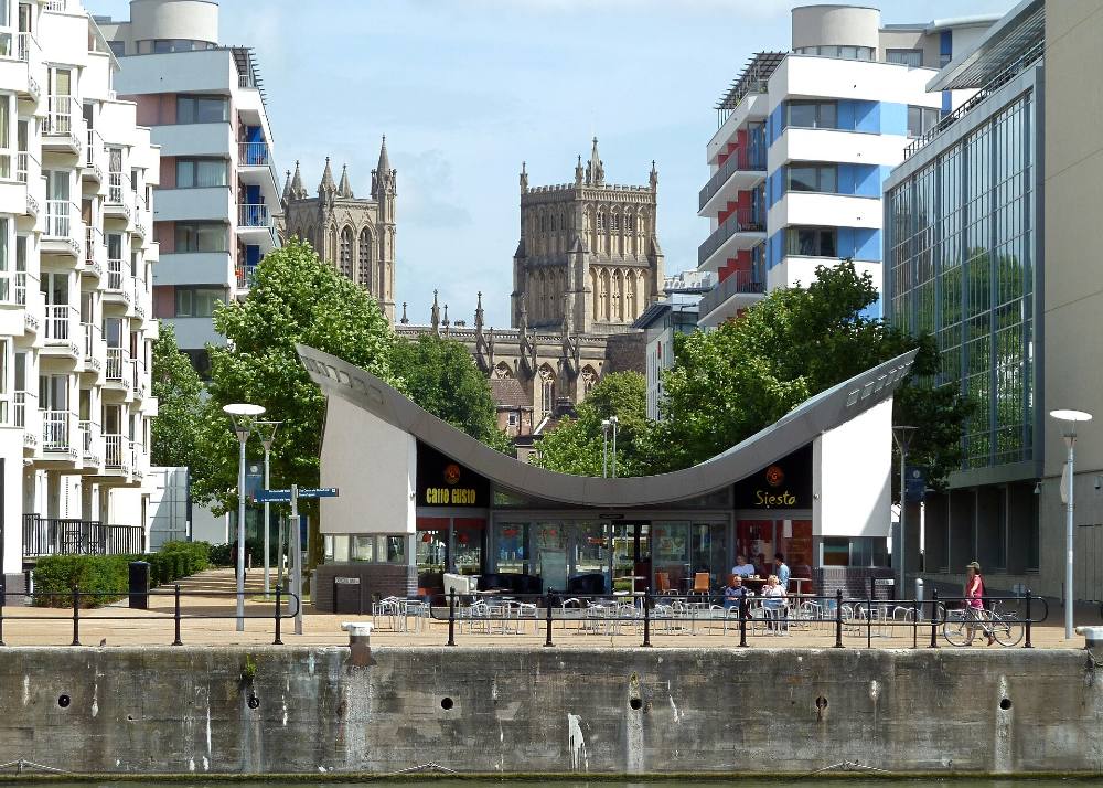 Tour a piedi gratuito di Bristol: gemme nascoste e vita locale – angoli segreti e storie di quartiere