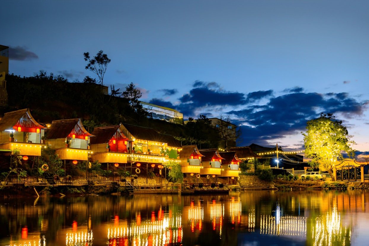 Tour Đà Lạt 3N3Đ: Khám Phá Phượng Hoàng Cổ Trấn Thu Nhỏ