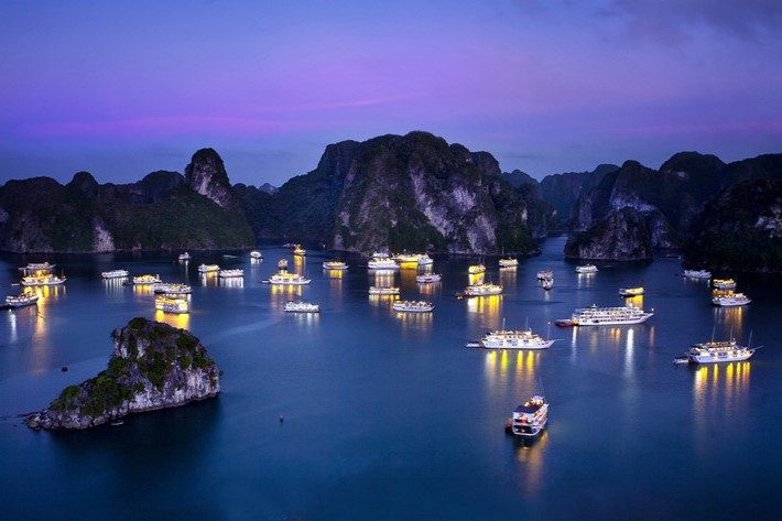 Tour Hạ Long 4N3Đ Từ TP. Hồ Chí Minh: Du Thuyền & Khách Sạn 5 Sao + Vé Máy Bay