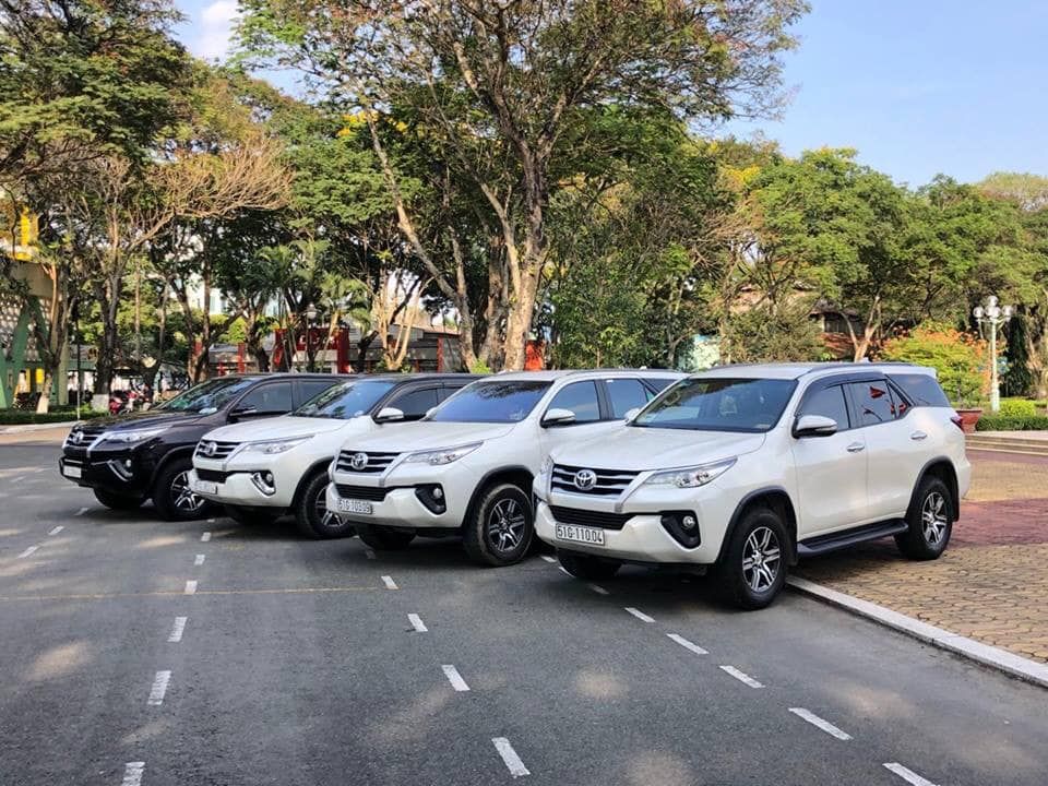 Vom Flughafen Cam Ranh nach Nha Trang mit privatem Auto