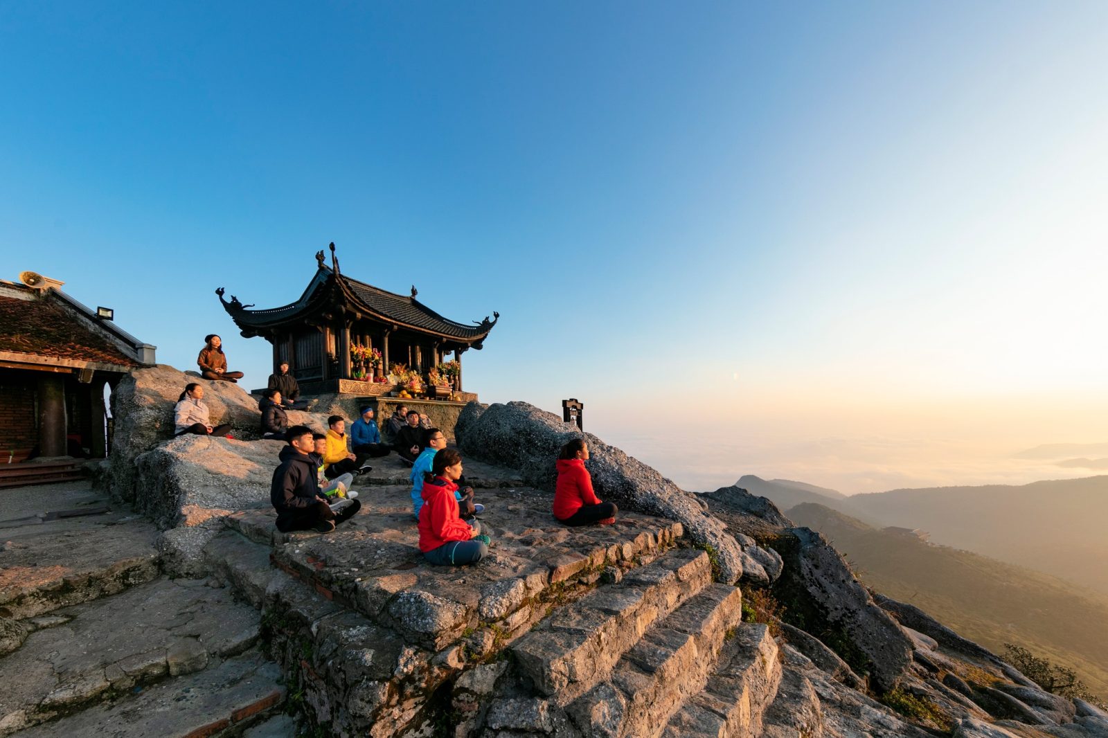 Tour Du Lịch Tâm Linh Quảng Ninh: Chùa Yên Tử – Chùa Ba Vàng 1 Ngày