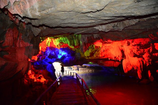 Tien Lac Thuy Hoa Binh Temple Tour – Departure from Hanoi