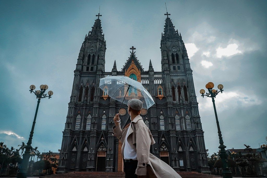 南定美景之旅：独特教堂与古寺
