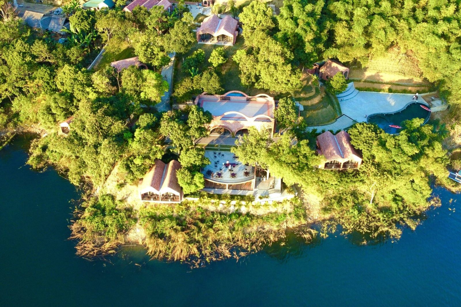 和平2天1夜旅游团：山上的下龙湾
