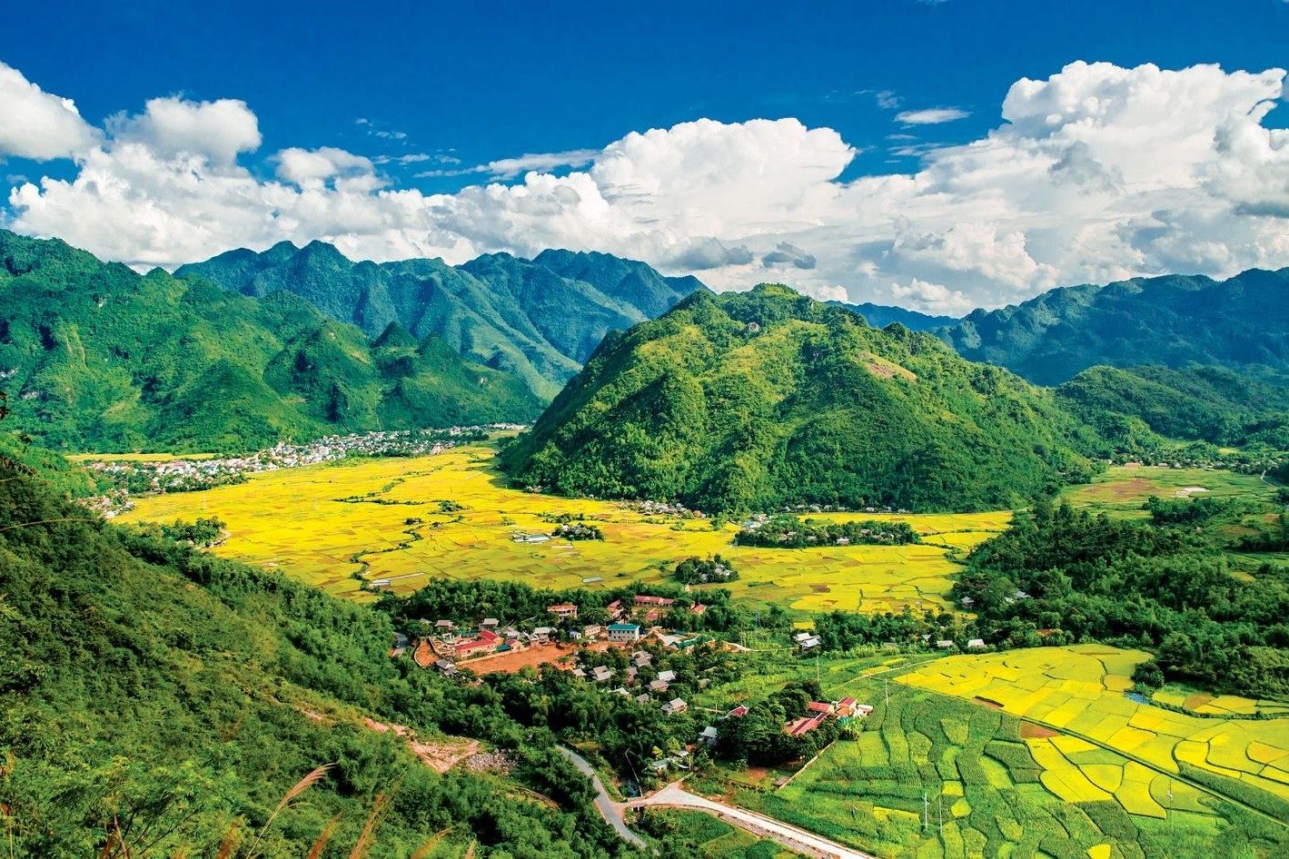 Thung Nai – Hoa Binh 1-Day Tour: New Year Spring Trip