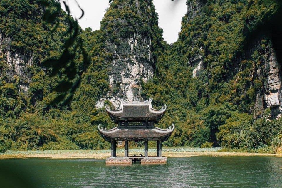 Tour Ninh Bình 1 ngày: Cố đô Hoa Lư – Tràng An – Hang Múa