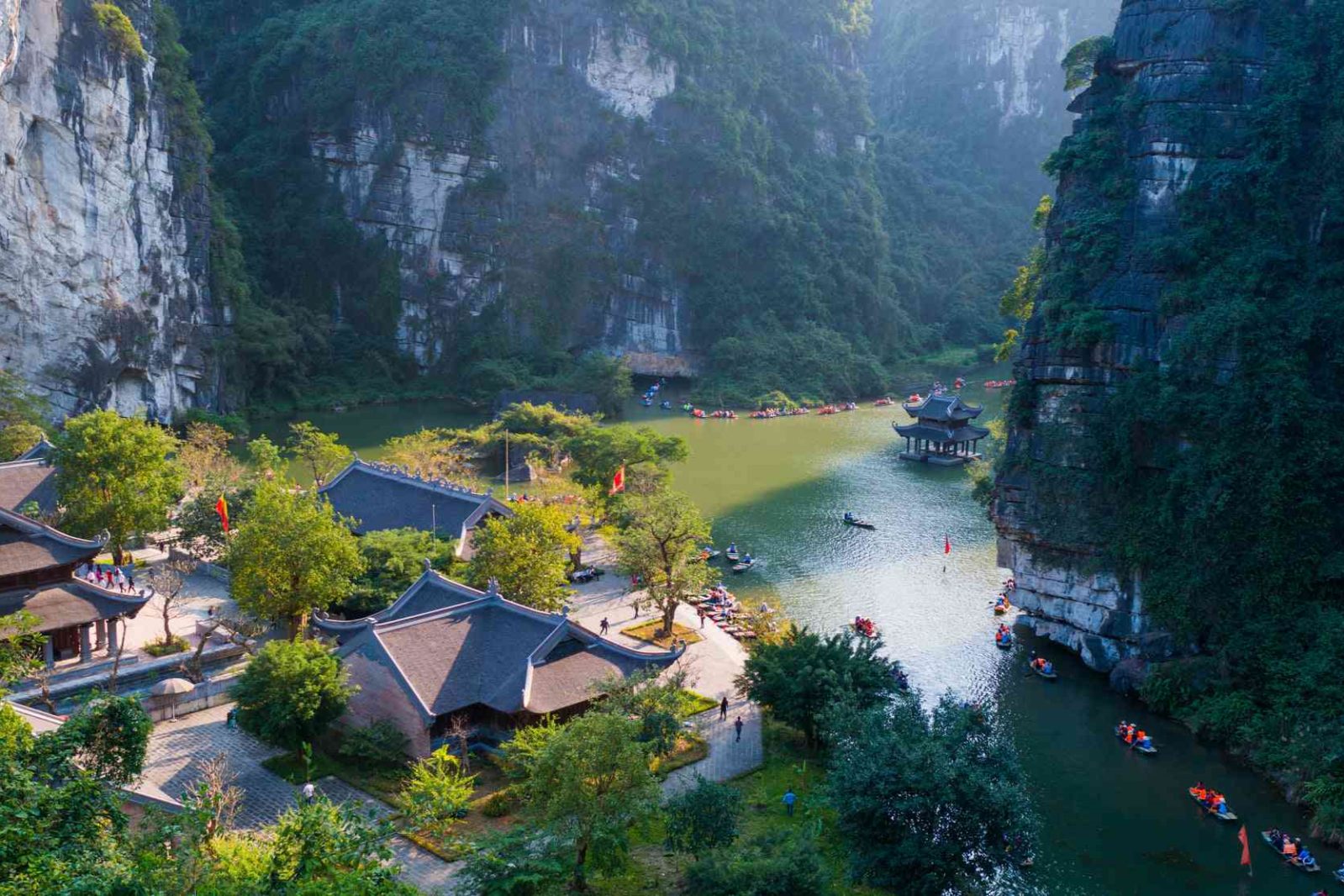 Tour Du Lịch Ninh Bình 2 Ngày 1 Đêm: Tràng An – “Tiên Cảnh Chốn Nhân Gian”
