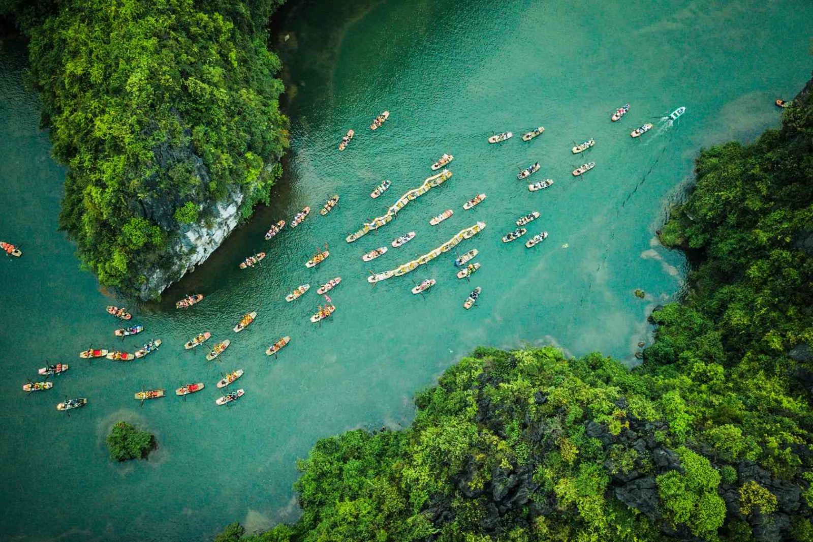 Tour Du Lịch Hà Nội – Ninh Bình 2 Ngày 1 Đêm: Hoa Lư – Tam Cốc – Bái Đính – Tràng An