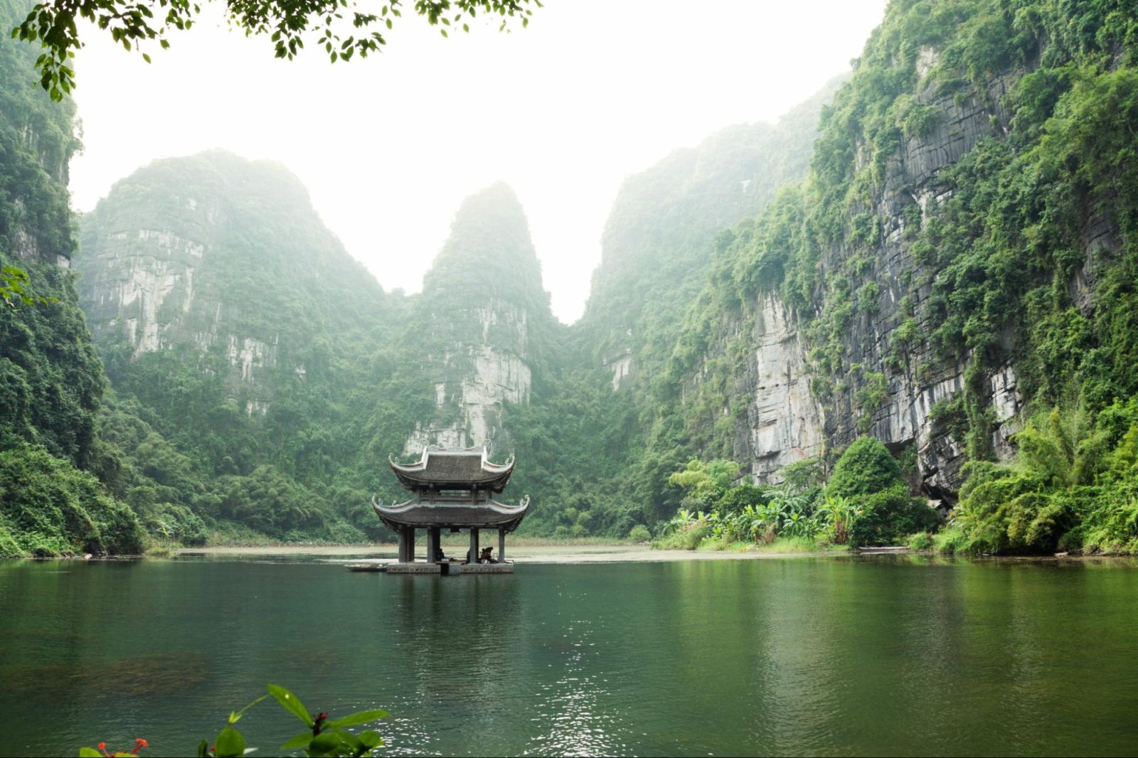 Tour di Ninh Bình di 3 giorni e 2 notti: Tam Cốc – Hoa Lư – Pagoda di Bái Đính – Tràng An – Laguna di Vân Long – Thung Nham