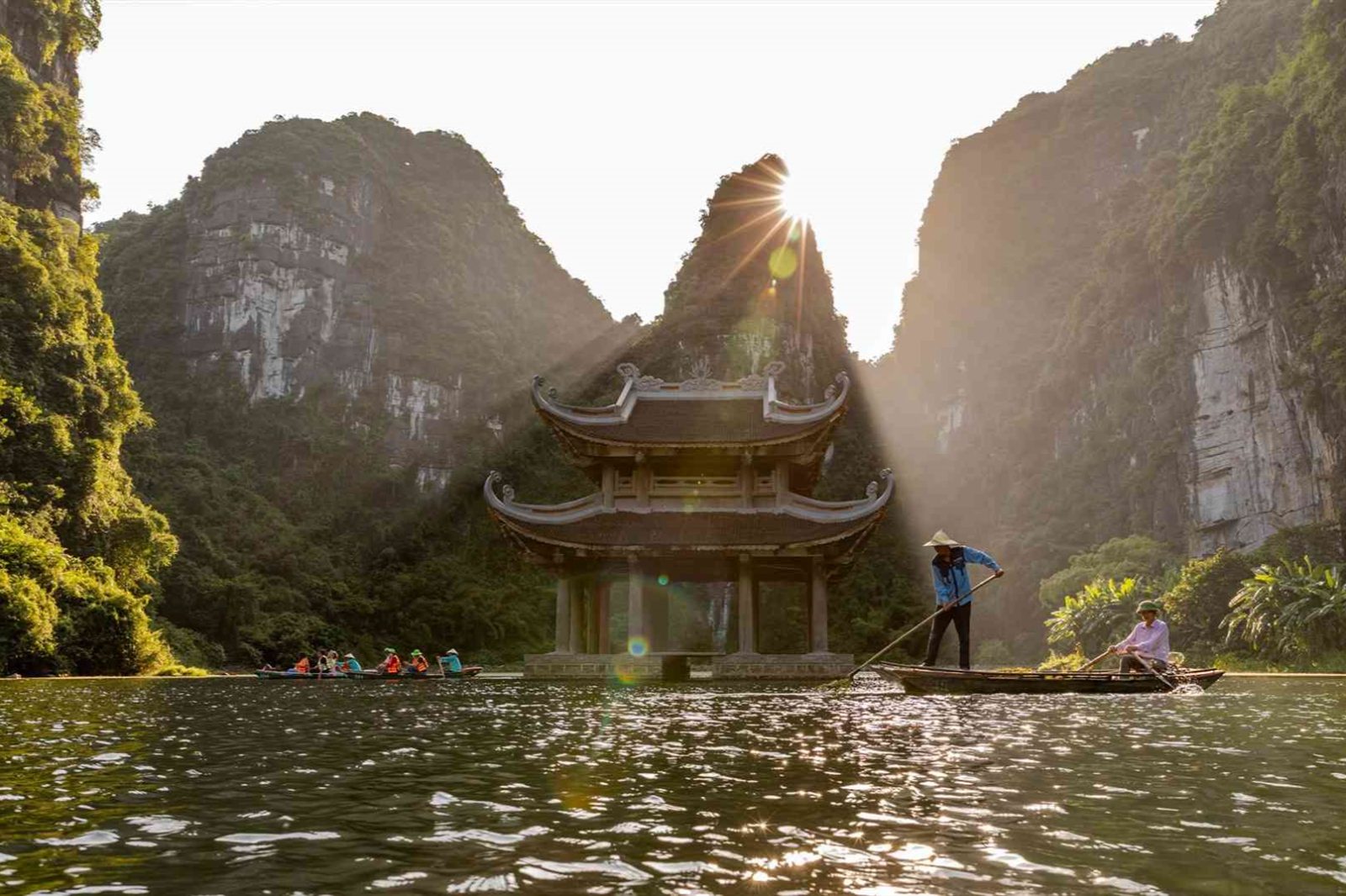 Tour Ha Long – Ninh Binh 3G2N con partenza da Hanoi: un viaggio memorabile