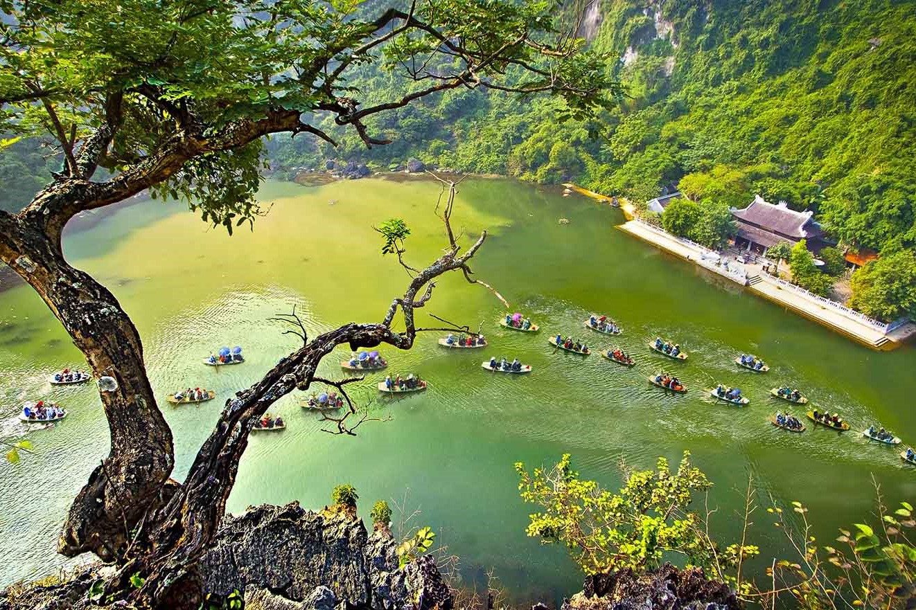 Tour turistico di Ninh Bình 3 giorni 2 notti con partenza da Ho Chi Minh City: Hoa Lư – Tam Cốc – Bái Đính – Tràng An