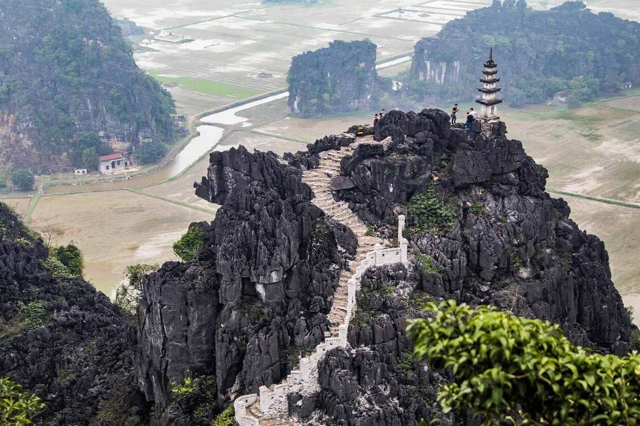 Circuit touristique à Ninh Bình 1 jour : Hang Múa – la Grande Muraille du Vietnam