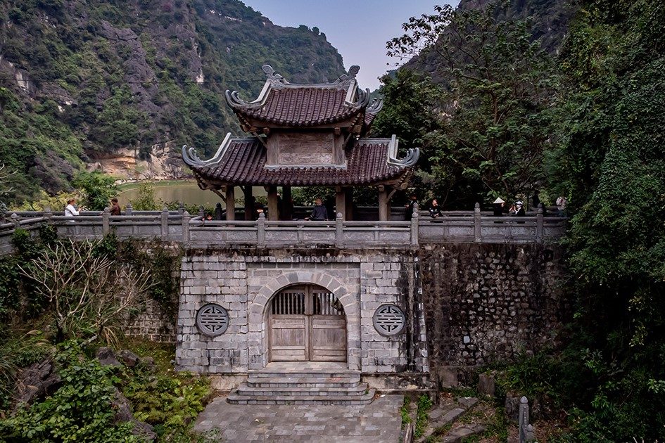 Tour di 1 giorno a Ninh Bình: Grotta Am Tiên – Una bellezza struggente tra montagne remote e valli nascoste