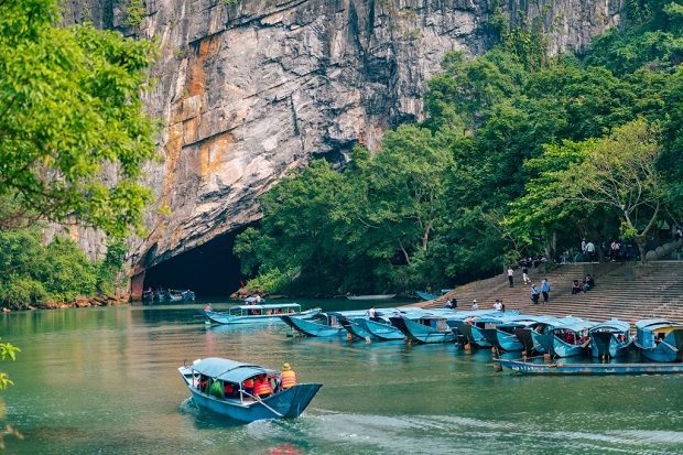 Tour Huế – Quảng Bình: Khám Phá Động Phong Nha & Thuyền Sông Son