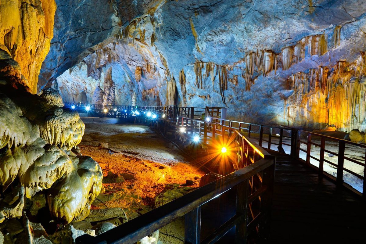 Excursion à la grotte de Thiên Đường 7000 m à Quảng Bình – Plongez dans le monde des stalactites