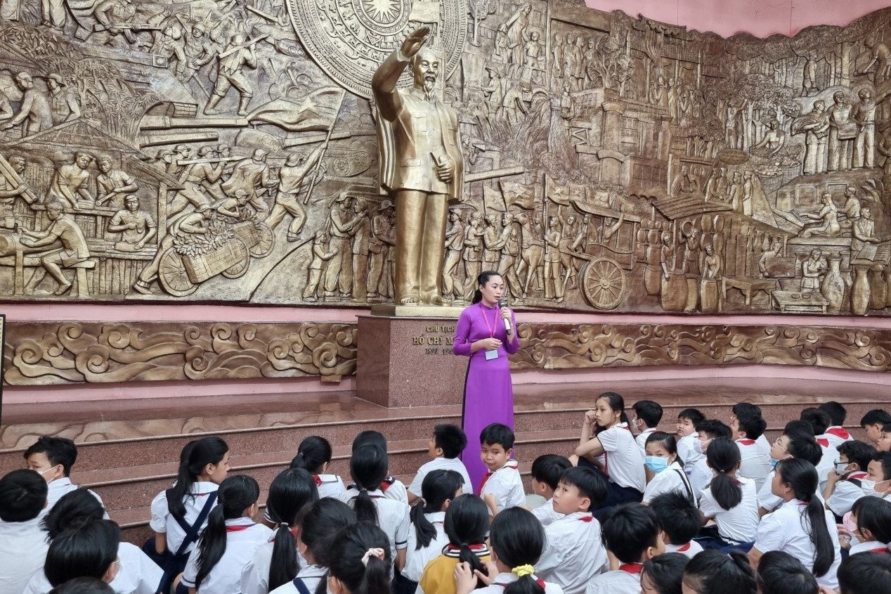 Tour Du Lịch Bình Dương 1 Ngày: Vườn Gốm – Bảo Tàng Thành Phố
