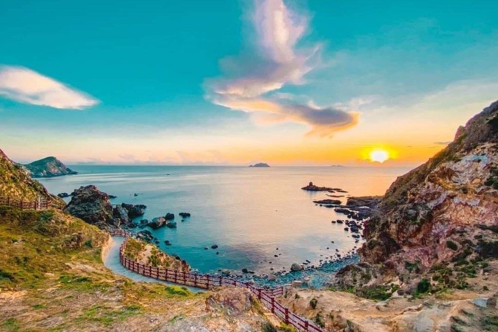 Tour Du Lịch Quy Nhơn – Bình Định 1 Ngày: Eo Gió Nhơn Lý – Khám Phá Vẻ Đẹp Hoang Sơ