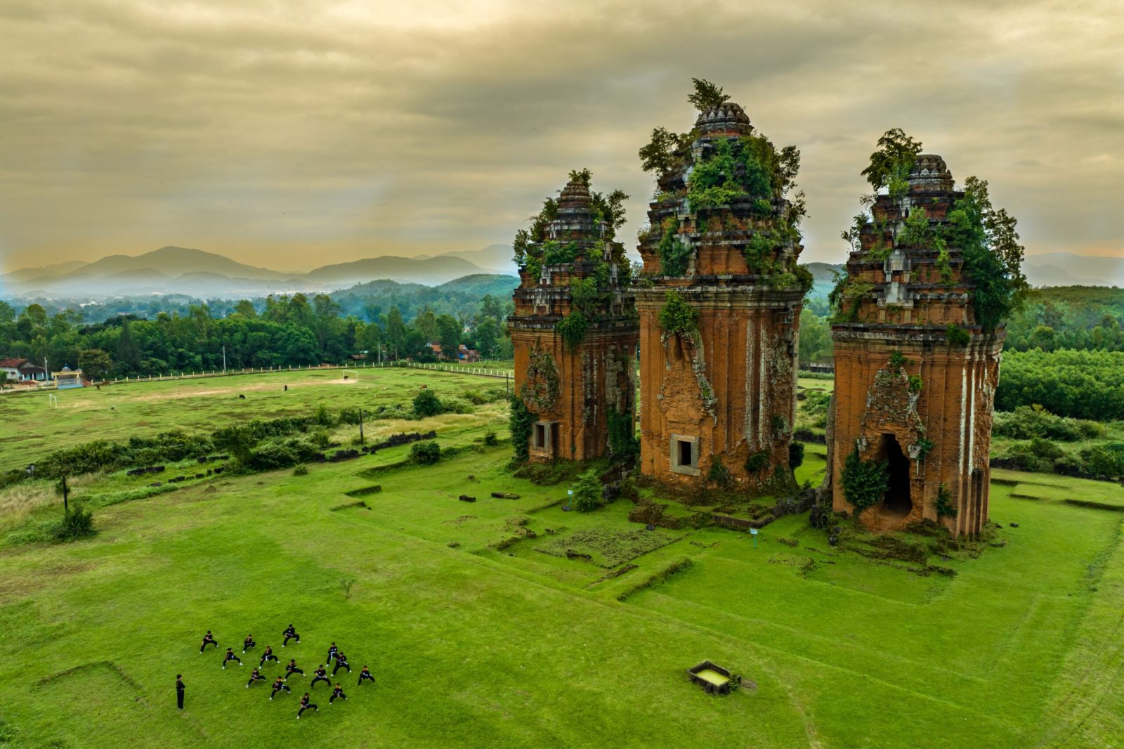 Tour Tháp Chăm Bình Định 1 Ngày: Nét Đẹp Văn Hóa Chăm Trên Miền Đất Võ