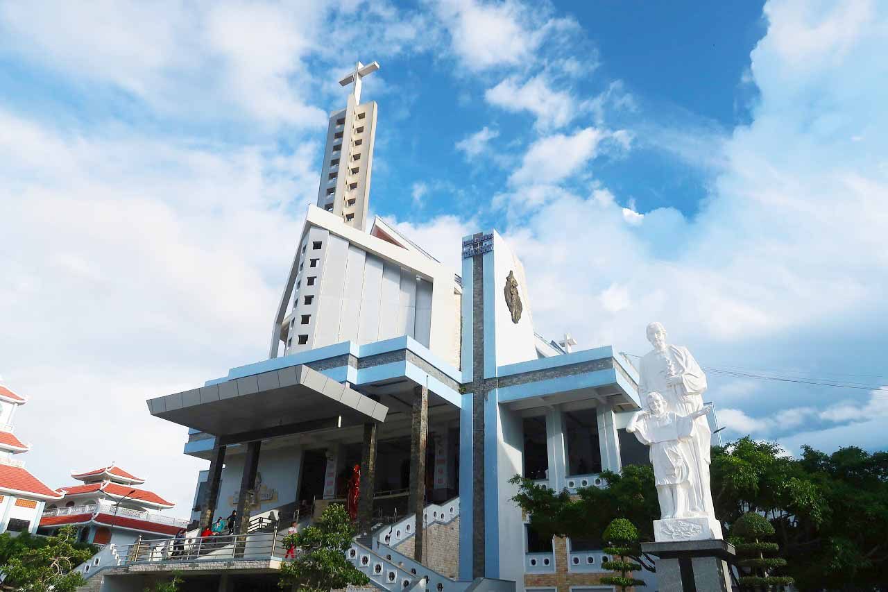 Tour Du Lịch Miền Tây – Côn Đảo 4N3Đ: Rạch Giá – Bạc Liêu – Sóc Trăng – Côn Đảo – Cần Thơ (Máy Bay)