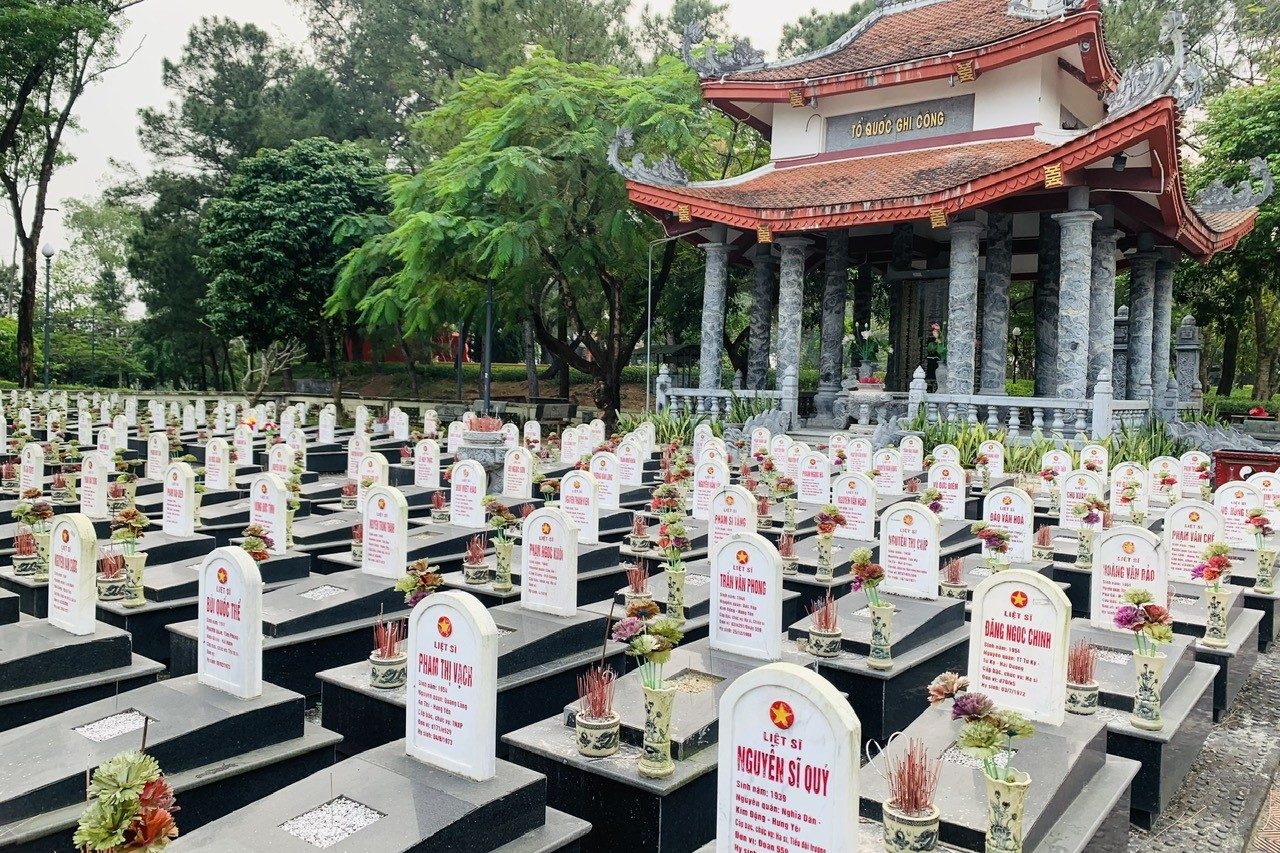 Tour Thành Cổ Quảng Trị 4N3Đ: Lao Bảo – Vịnh Mốc – Nghĩa Trang Trường Sơn